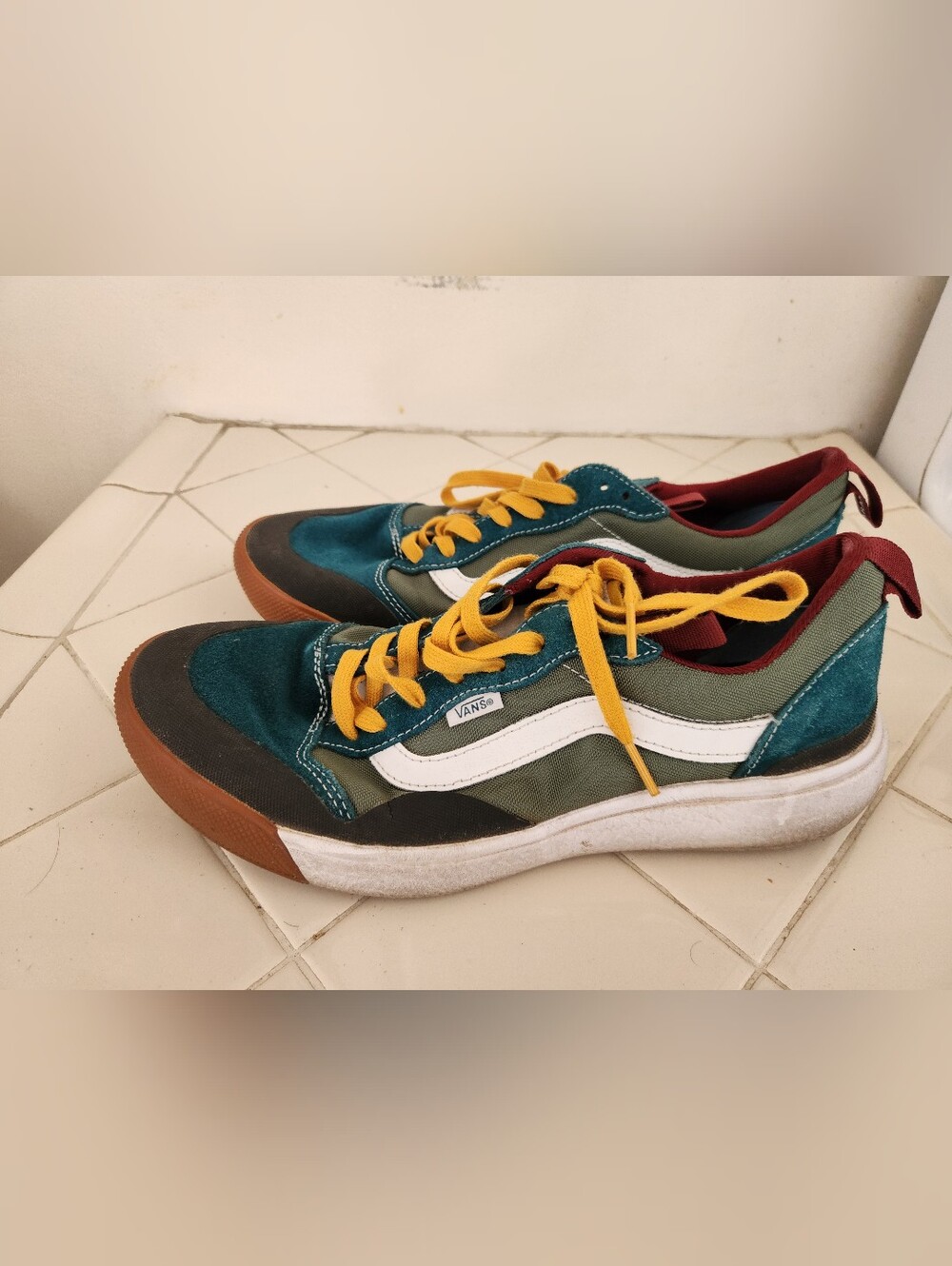 Vans Men's Ultra Range Sneakers in Teal, Olive, Yellow, Maroon Accents, Size 10